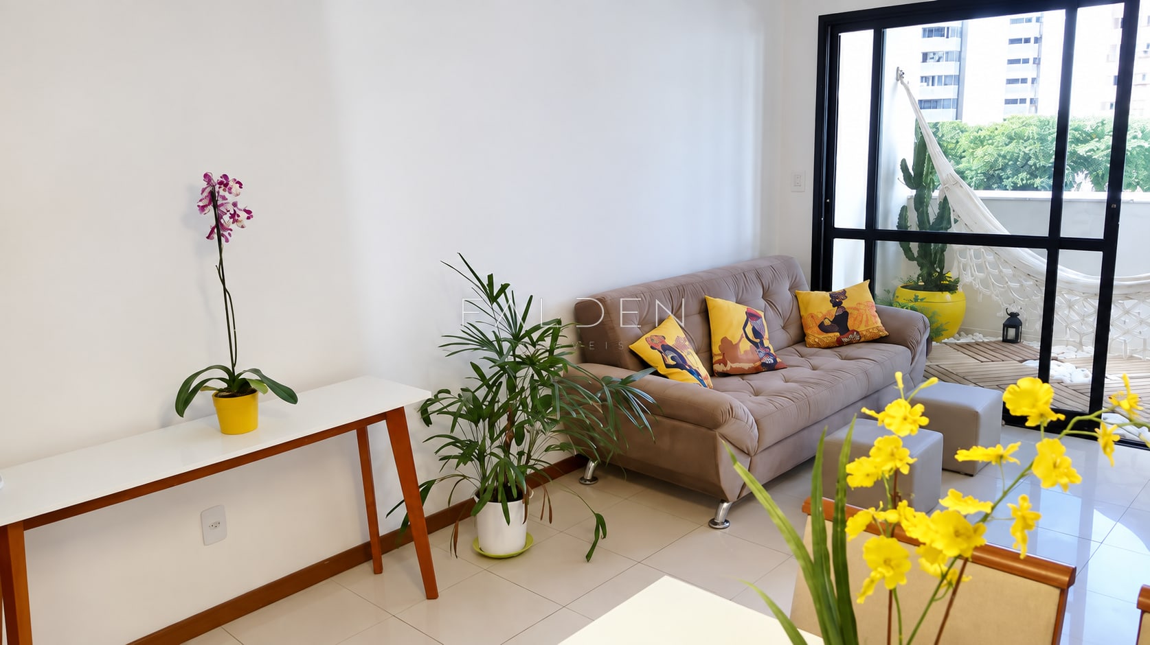Apartamento à venda no Loteamento Aquarius: 90 m², 3 quartos, suíte e varanda