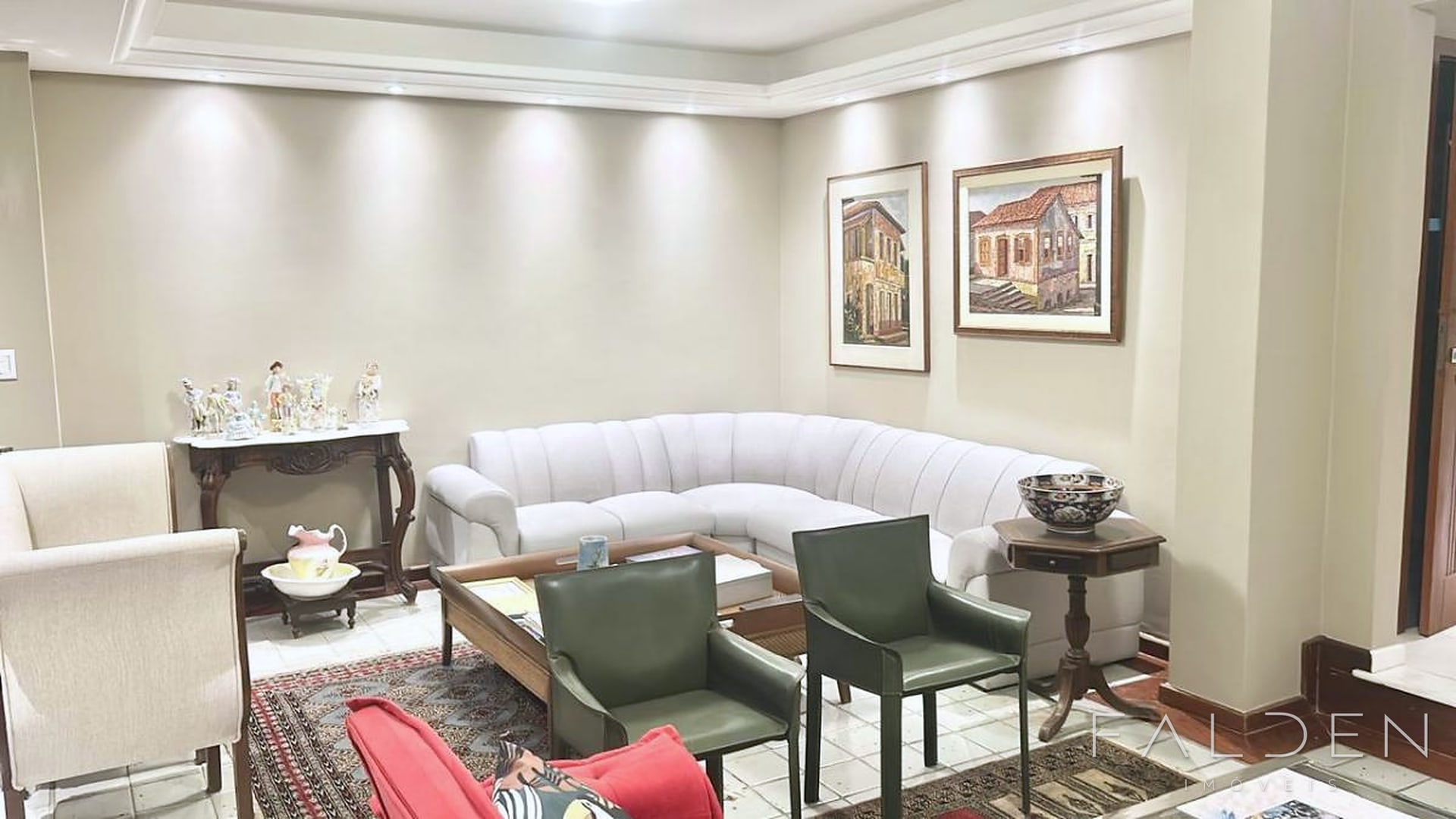 Apartamento reformado na Graça com 187 m², 4 quartos e 3 suítes — um por andar