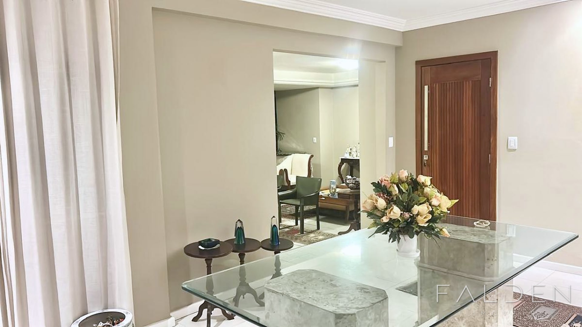 Apartamento reformado na Graça com 187 m², 4 quartos e 3 suítes — um por andar